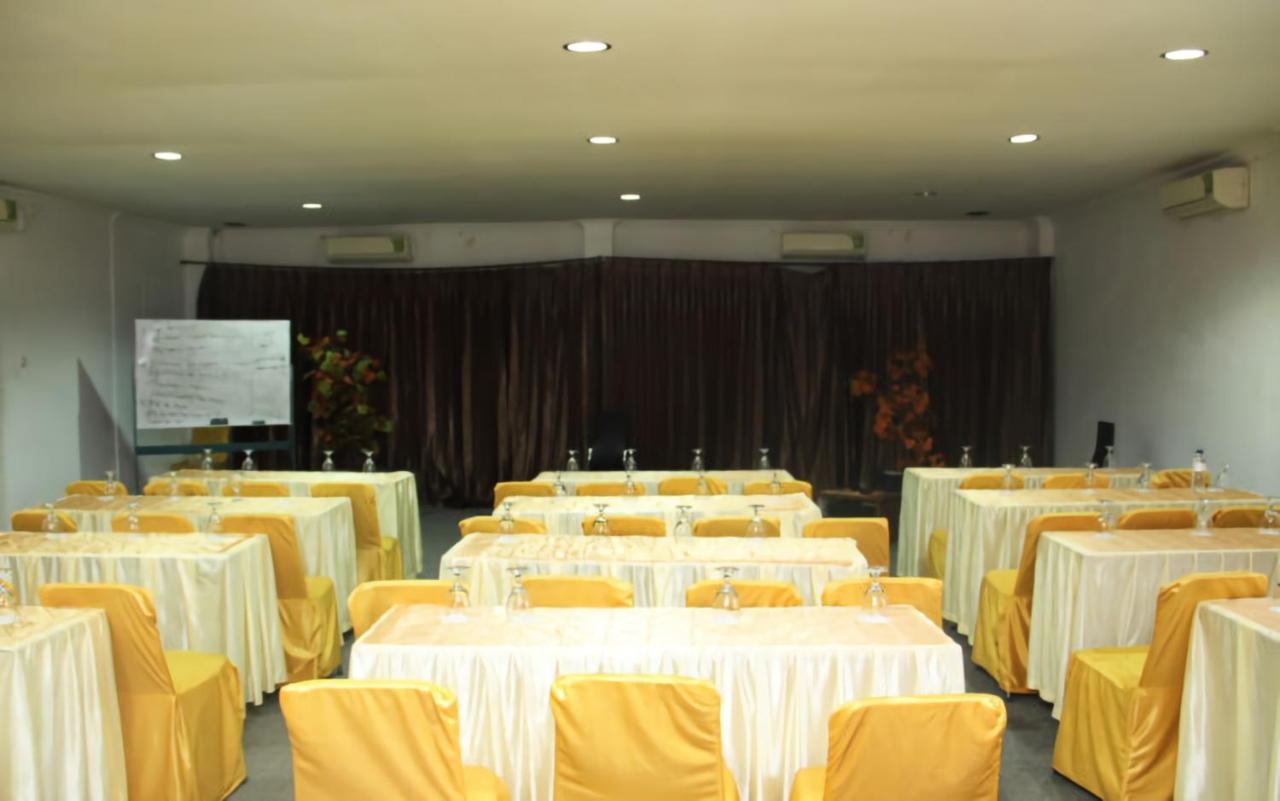 Al-Badar Hotel Syariah マカッサル エクステリア 写真