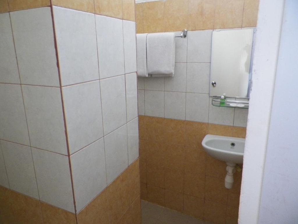 Al-Badar Hotel Syariah マカッサル エクステリア 写真